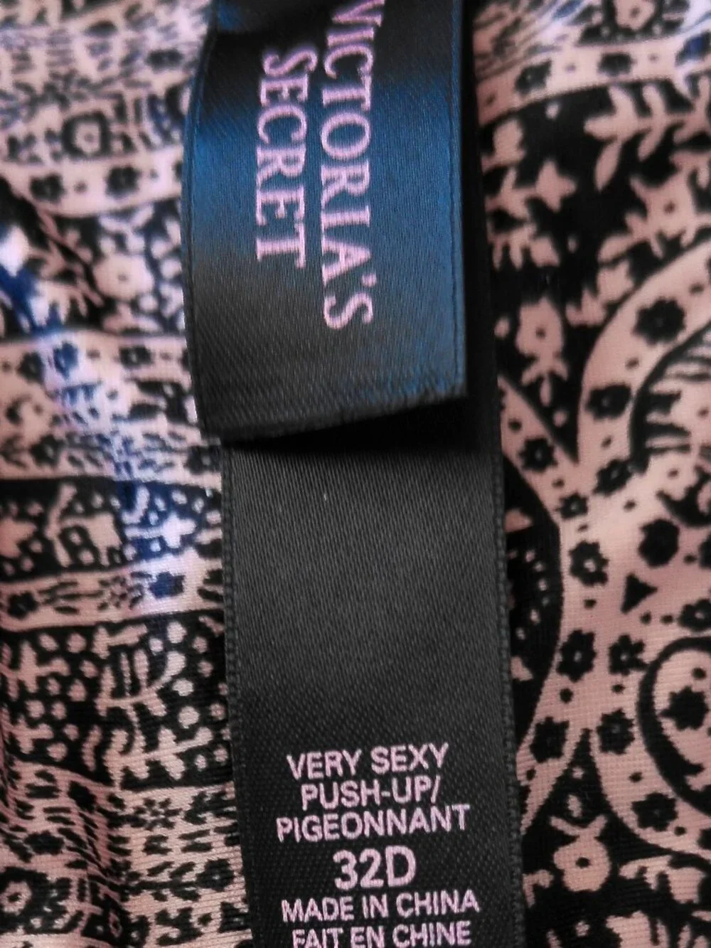 Victoria's Secret Very sexy push-up bra Size 32D Plum & Black Paisley Pattern - Picture 6 of 6